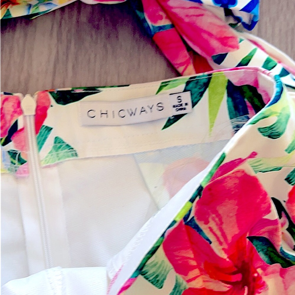 NEW CHICWAYS White Floral Short Set Size Small NWOT - Picture 3 of 4